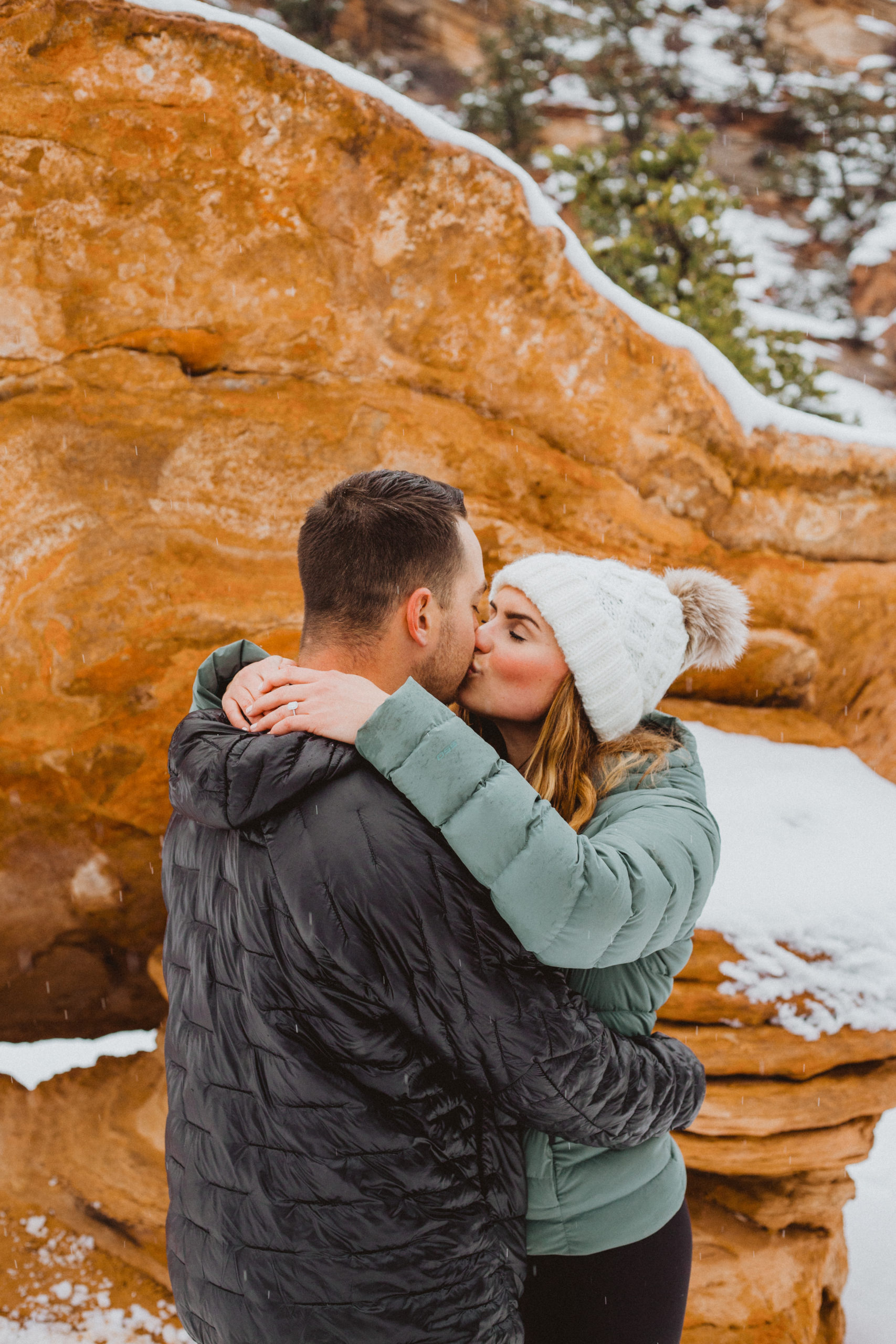 zion elopement couple kissing