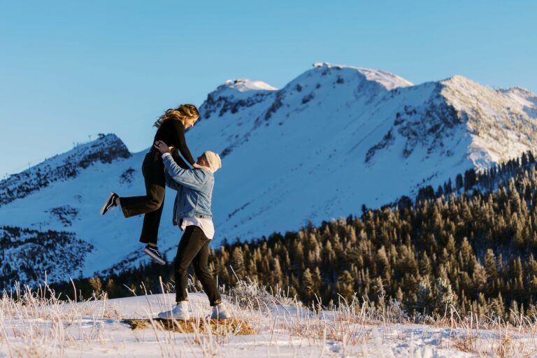 Winter Engagement Session in Mammoth Lakes | Lala & Nate
