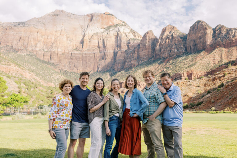 Your Easy Family-Friendly Vacation Guide to Zion: Photos & Adventure